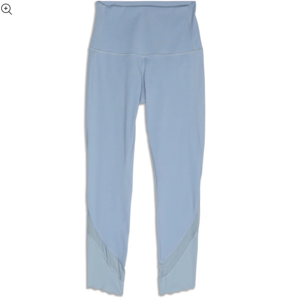 Wunder Under Scalloped Hem High Rise Crop